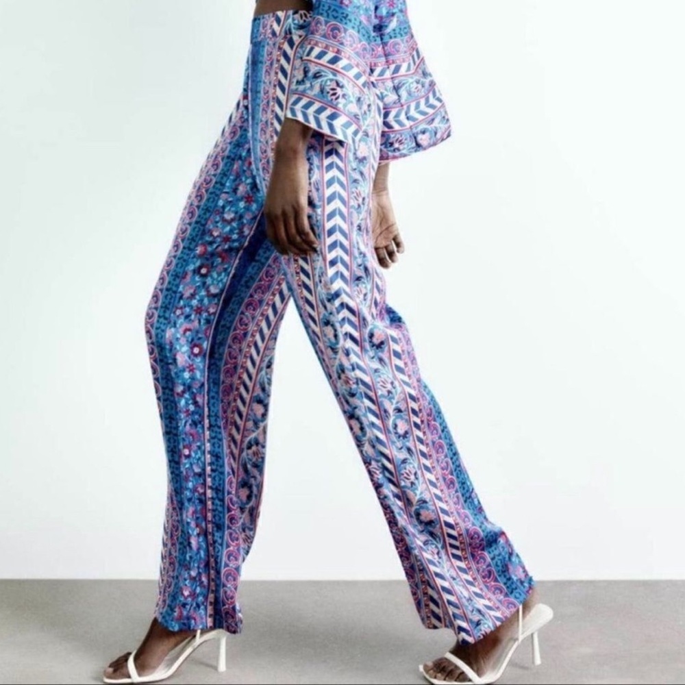 NWT Zara Satin Effect High Waisted Wide Leg Printed Pants, Size Medium